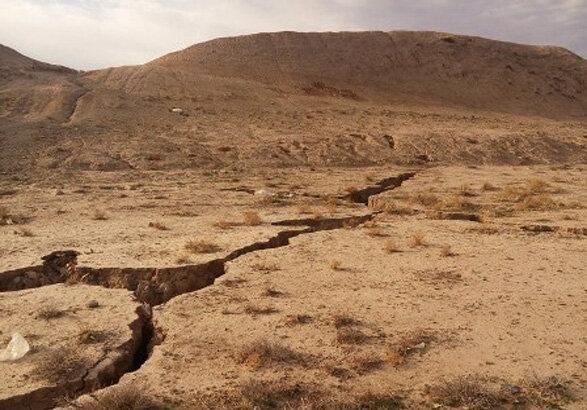 فرونشست زمین در دشت مهران، حجمی معادل سد ایلام از سفره های فرونشست زمین در دشت مهران، حجمی معادل سد ایلام از سفره های دشت مهران کم شده است