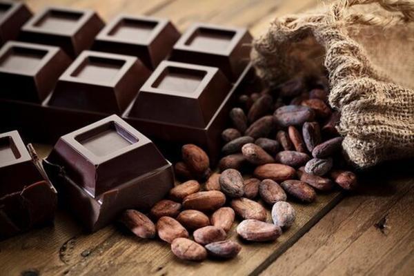 3 علت مهم برای خوردن شکلات تلخ