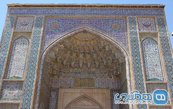 تخریب و نابودی کاشی های مسجد وکیل شیراز